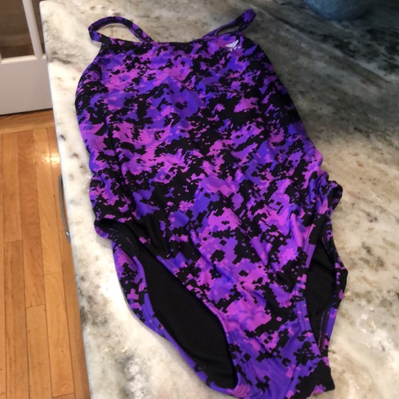 Tyr swimsuit small; great condition worn several times but no wear marks/pills; - Picture 2 of 5